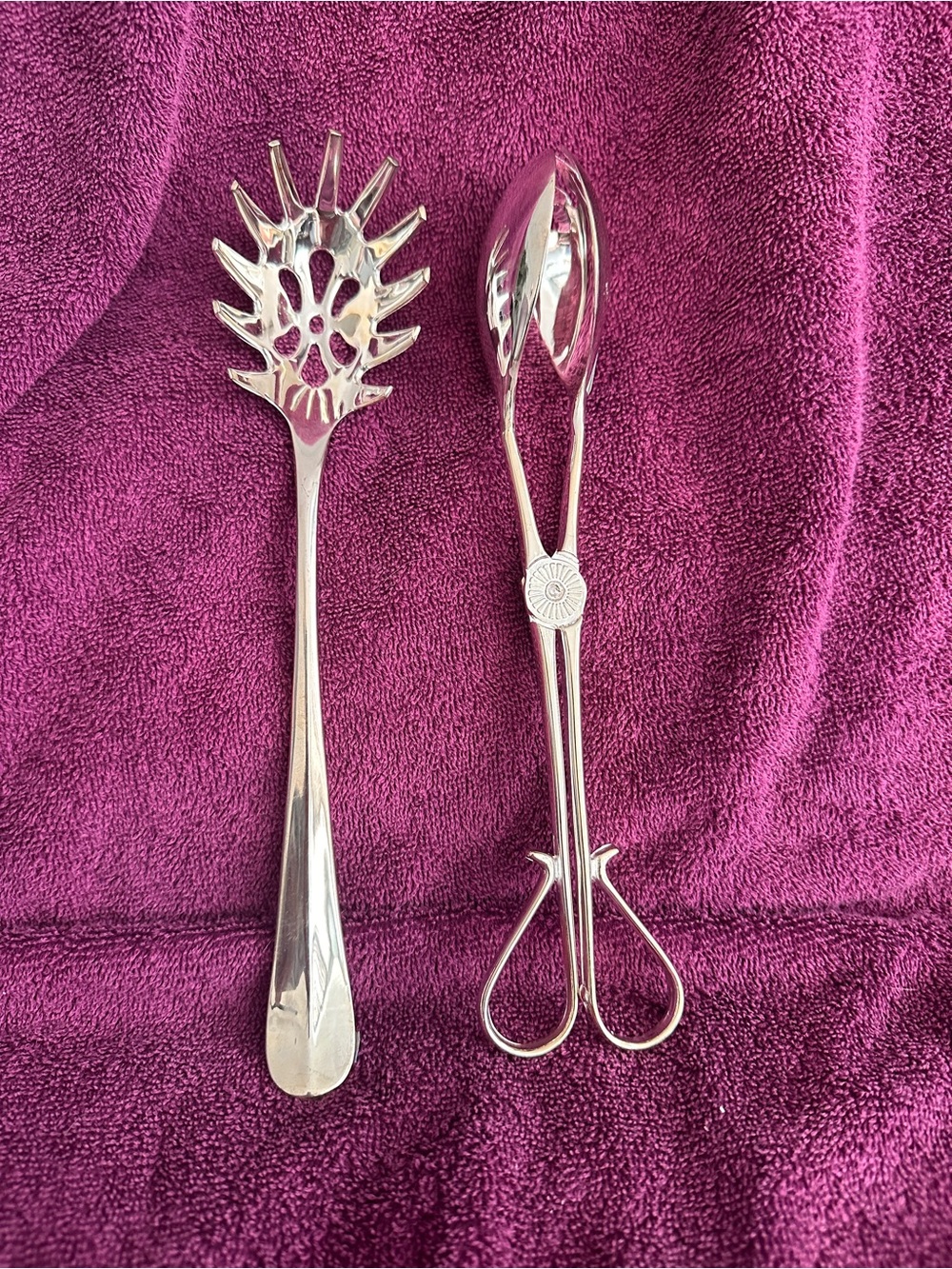International Silver Company Pasta Form and Serving Tongs Silver Plated - New